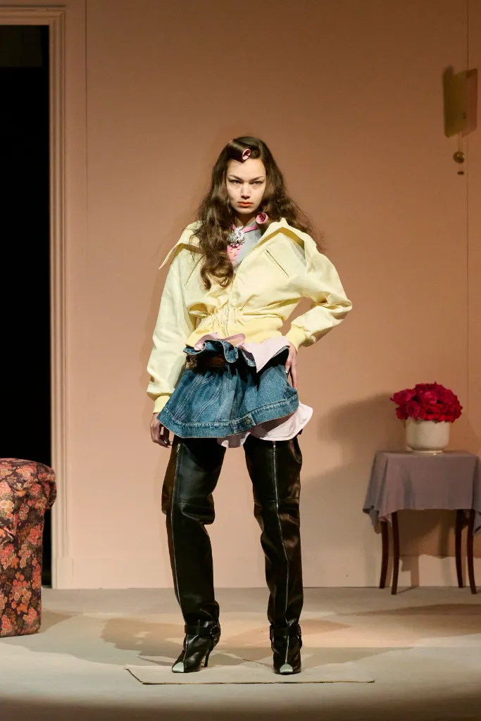 August Barron 26SS016